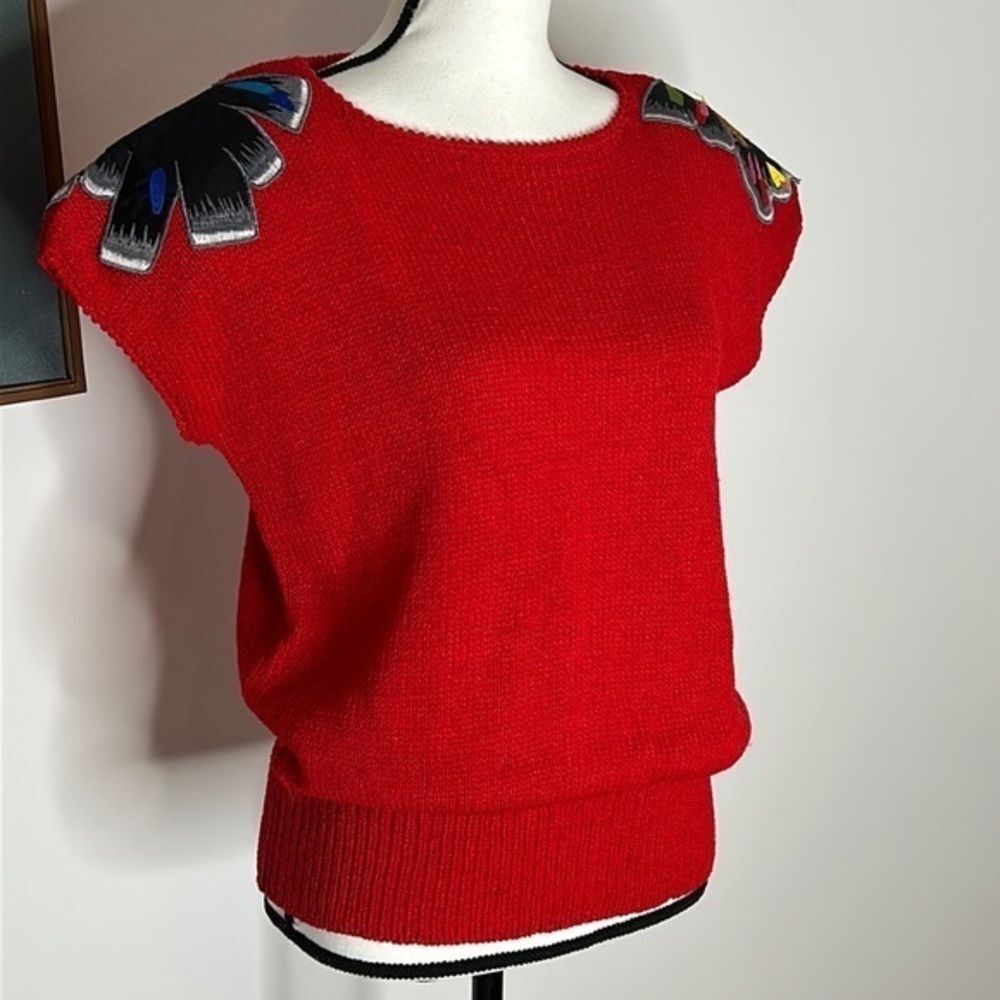 Vintage Ann Wi red sleeveless sweater with shoulder pads! Size medium